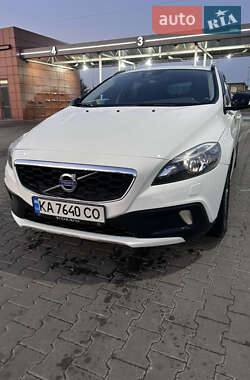 Хэтчбек Volvo V40 Cross Country 2015 в Боярке