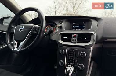 Хэтчбек Volvo V40 Cross Country 2014 в Киеве