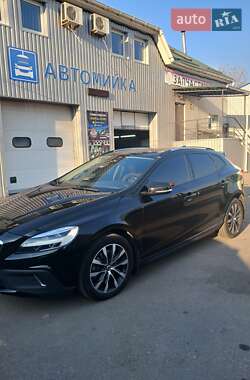 Хэтчбек Volvo V40 Cross Country 2018 в 