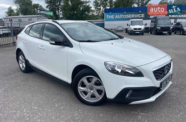Хэтчбек Volvo V40 Cross Country 2015 в 