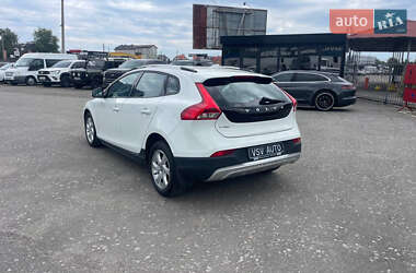 Хэтчбек Volvo V40 Cross Country 2015 в 