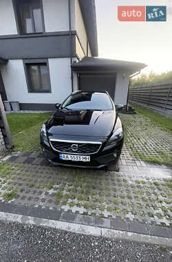 Хэтчбек Volvo V40 Cross Country 2016 в Киеве