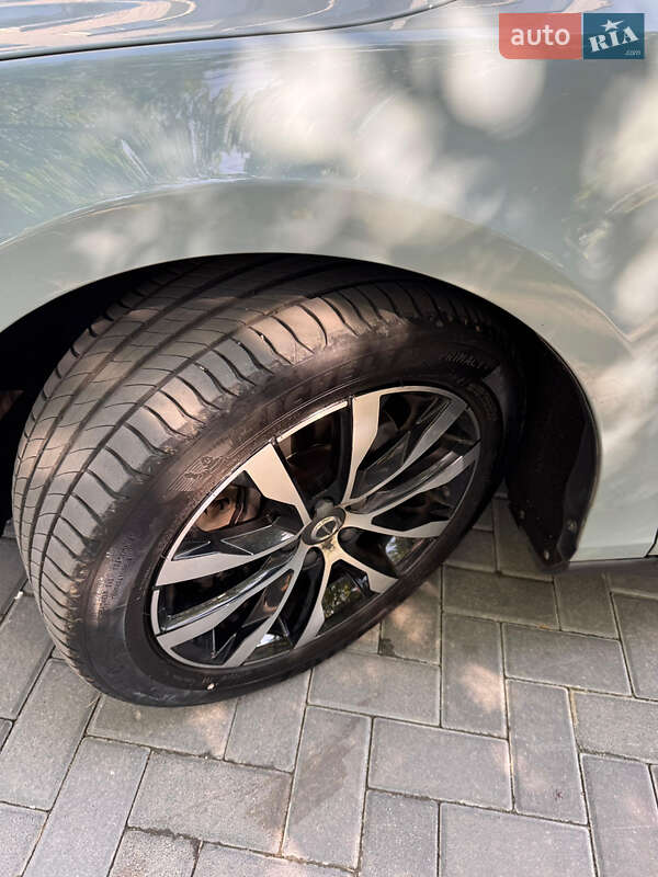 Хэтчбек Volvo V40 Cross Country 2019 в Ужгороде