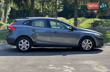 Хэтчбек Volvo V40 Cross Country 2014 в 