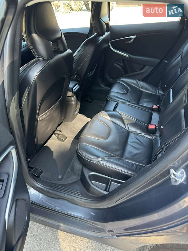Хетчбек Volvo V40 Cross Country 2014 в Луцьку фото 31 Хетчбек Volvo V40 Cross Country 2014 в Луцьку