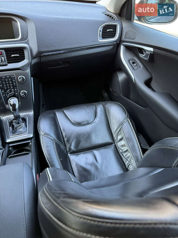 Хетчбек Volvo V40 Cross Country 2014 в Луцьку фото 29 Хетчбек Volvo V40 Cross Country 2014 в Луцьку