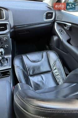 Хэтчбек Volvo V40 Cross Country 2014 в 