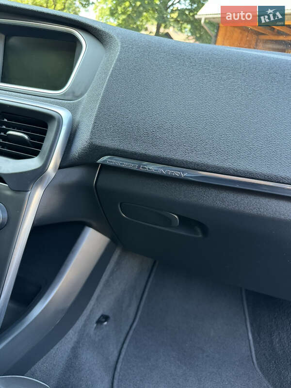 Хетчбек Volvo V40 Cross Country 2014 в Луцьку фото 37 Хетчбек Volvo V40 Cross Country 2014 в Луцьку