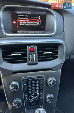 Хэтчбек Volvo V40 Cross Country 2014 в 