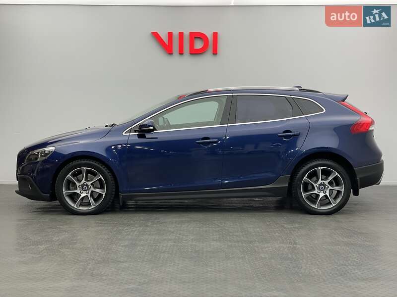 Хетчбек Volvo V40 Cross Country 2016 в Києві