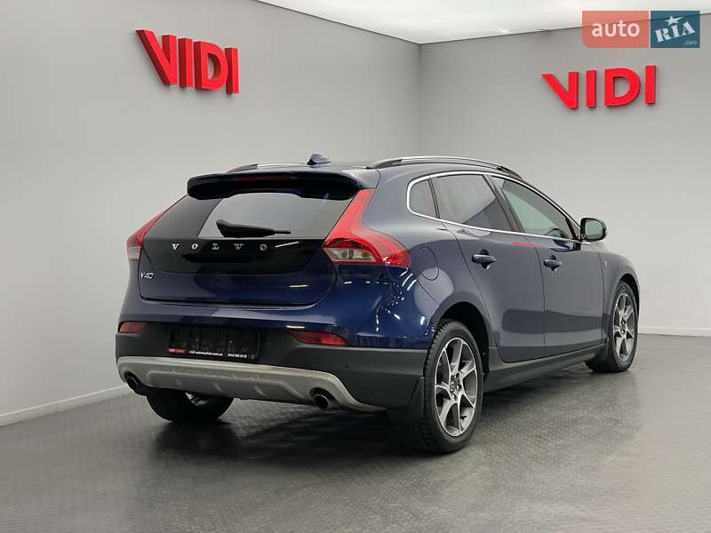 Хетчбек Volvo V40 Cross Country 2016 в Києві
