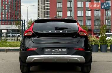 Хэтчбек Volvo V40 Cross Country 2014 в 