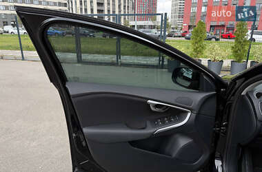 Хэтчбек Volvo V40 Cross Country 2014 в 