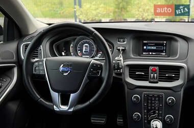 Хэтчбек Volvo V40 Cross Country 2014 в 