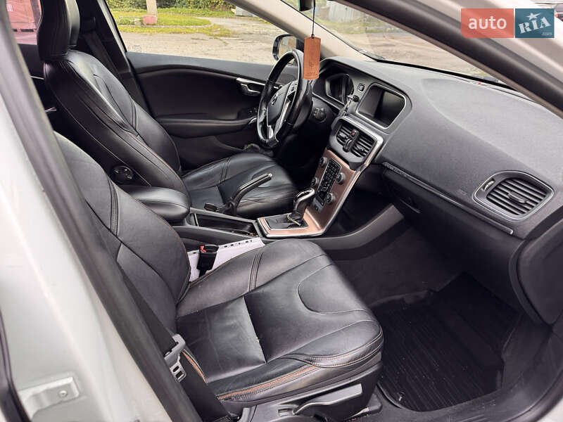 Хэтчбек Volvo V40 Cross Country 2016 в Бориславе