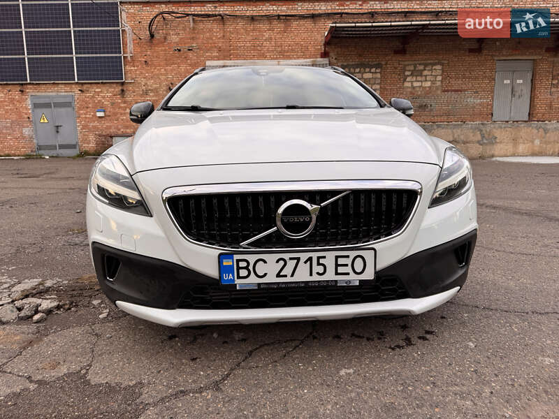 Хэтчбек Volvo V40 Cross Country 2016 в Бориславе