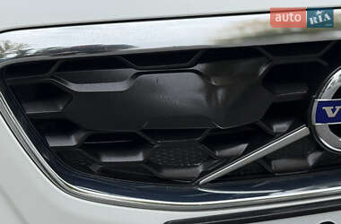Хэтчбек Volvo V40 Cross Country 2012 в 