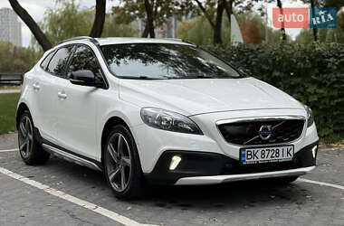 Хэтчбек Volvo V40 Cross Country 2012 в 
