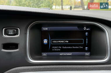 Хэтчбек Volvo V40 Cross Country 2012 в 