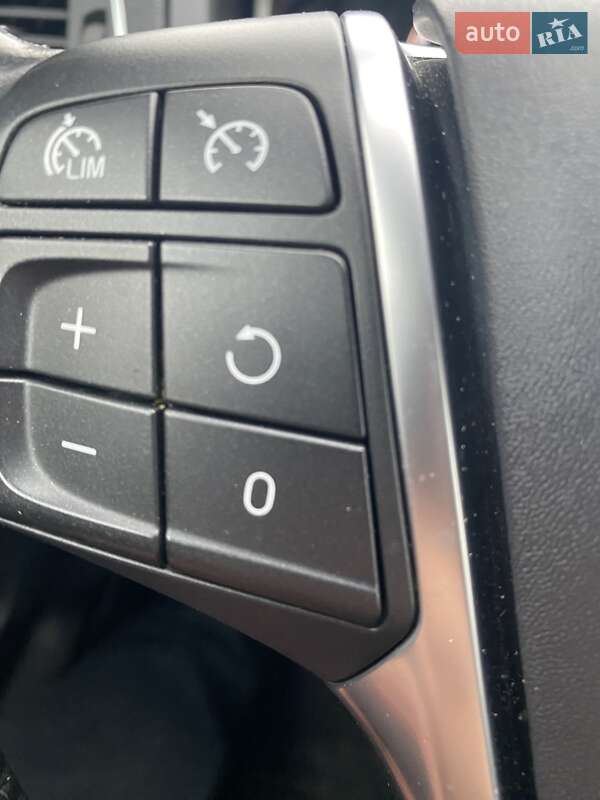 Хетчбек Volvo V40 Cross Country 2019 в Києві фото 27 Хетчбек Volvo V40 Cross Country 2019 в Києві