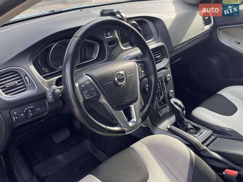 Хэтчбек Volvo V40 Cross Country 2017 в Николаеве фото 27 Хэтчбек Volvo V40 Cross Country 2017 в Николаеве