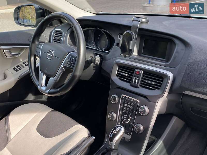 Хэтчбек Volvo V40 Cross Country 2017 в Николаеве фото 32 Хэтчбек Volvo V40 Cross Country 2017 в Николаеве