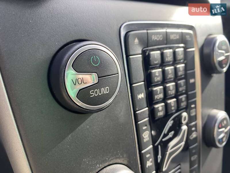 Хэтчбек Volvo V40 Cross Country 2017 в Николаеве фото 51 Хэтчбек Volvo V40 Cross Country 2017 в Николаеве