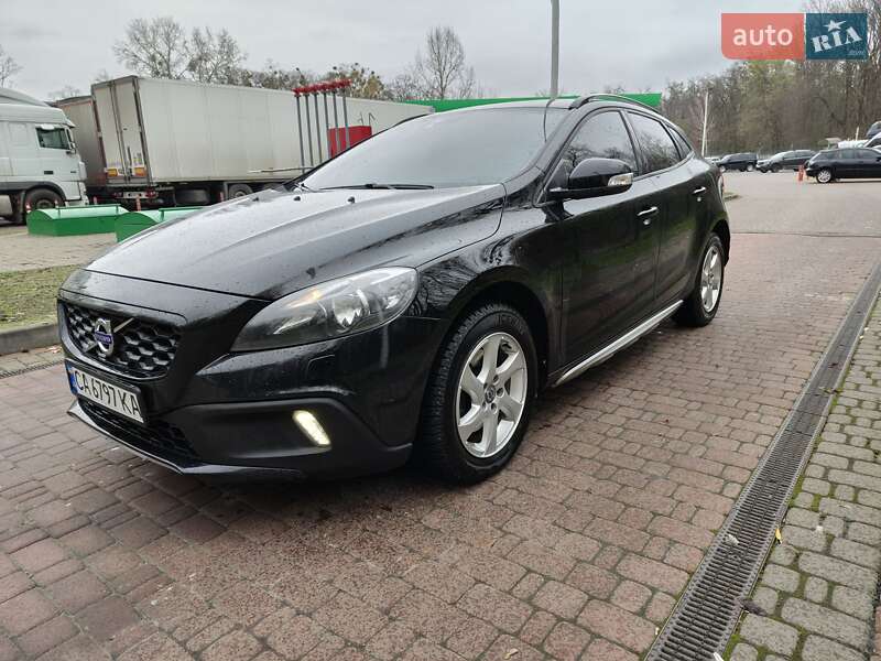 Хэтчбек Volvo V40 Cross Country 2014 в Киеве
