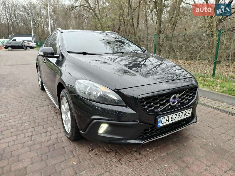 Хэтчбек Volvo V40 Cross Country 2014 в Киеве