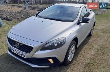 Хетчбек Volvo V40 Cross Country 2015 в Зарічному