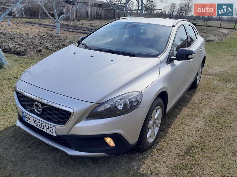 Хетчбек Volvo V40 Cross Country 2015 в Зарічному фото 3 Хетчбек Volvo V40 Cross Country 2015 в Зарічному