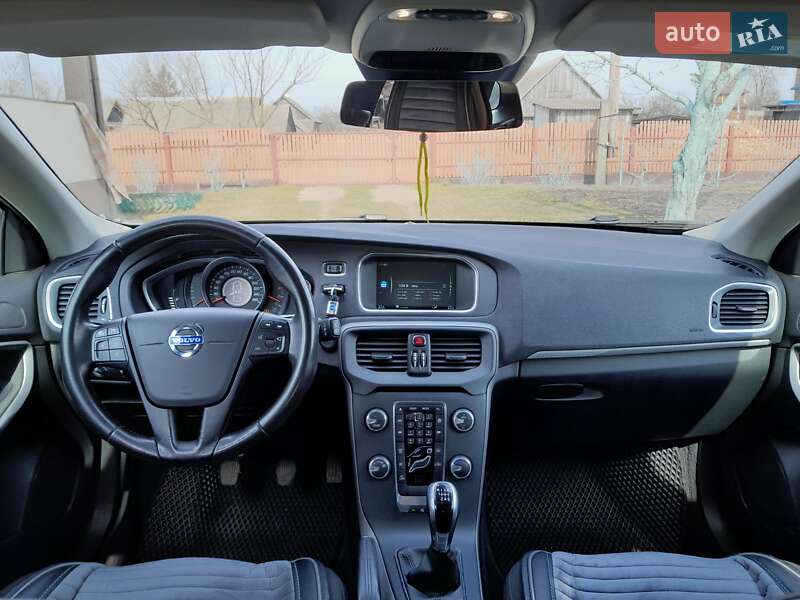 Хетчбек Volvo V40 Cross Country 2015 в Зарічному фото 13 Хетчбек Volvo V40 Cross Country 2015 в Зарічному