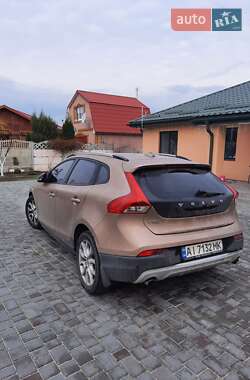Хэтчбек Volvo V40 Cross Country 2017 в Нетешине