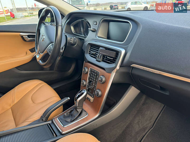 Хетчбек Volvo V40 Cross Country 2016 в Києві