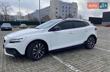 Хэтчбек Volvo V40 Cross Country 2019 в Киеве