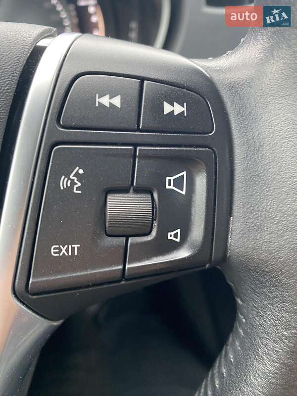 Хетчбек Volvo V40 Cross Country 2019 в Києві