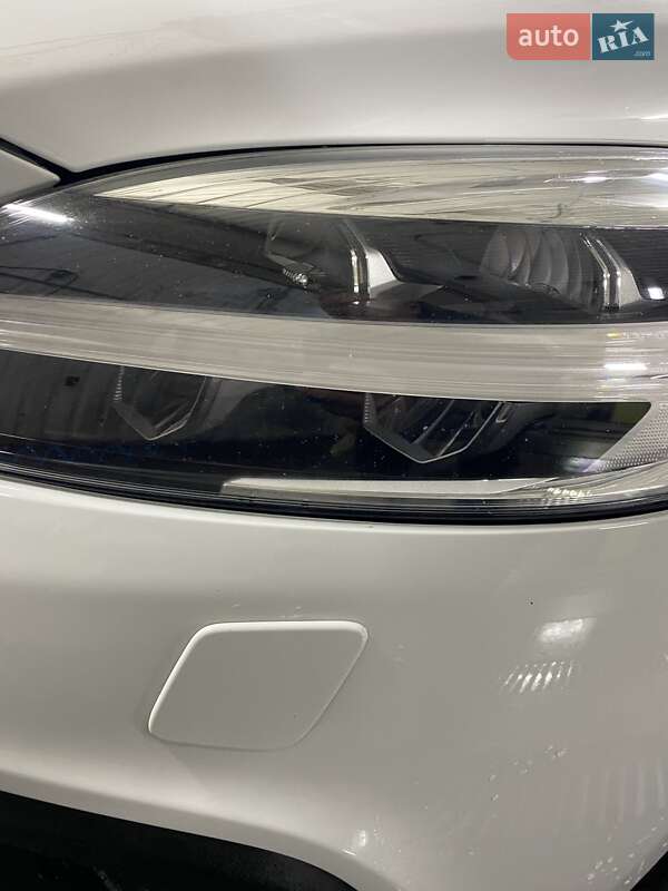 Хетчбек Volvo V40 Cross Country 2019 в Києві