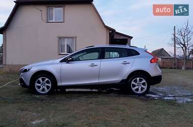 Хетчбек Volvo V40 Cross Country 2015 в Зарічному