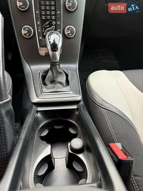 Хетчбек Volvo V40 Cross Country 2017 в Миколаєві