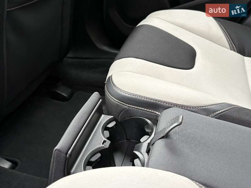 Хетчбек Volvo V40 Cross Country 2017 в Миколаєві