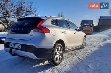 Хетчбек Volvo V40 Cross Country 2015 в Зарічному