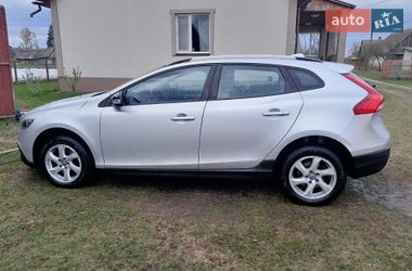 Хэтчбек Volvo V40 Cross Country 2015 в Заречном