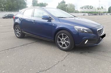 Хэтчбек Volvo V40 2016 в Киеве