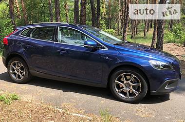 Хэтчбек Volvo V40 2016 в Киеве