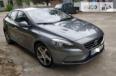 Хэтчбек Volvo V40 2016 в Ровно