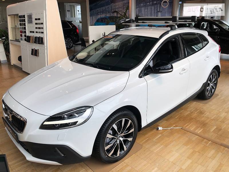 Хэтчбек Volvo V40 2019 в Киеве