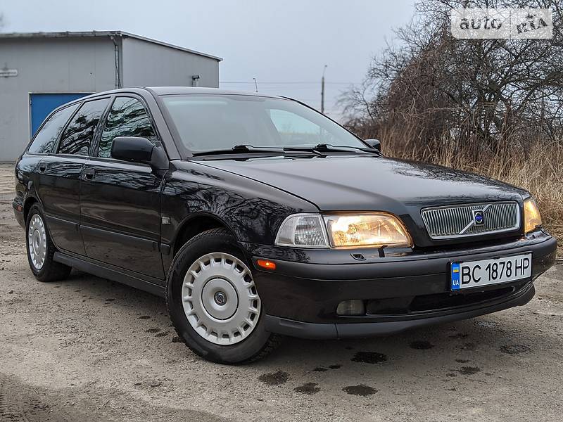 Універсал Volvo V40 1997 в Львові