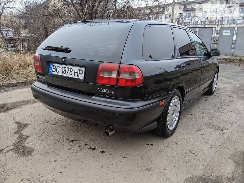 Універсал Volvo V40 1997 в Львові