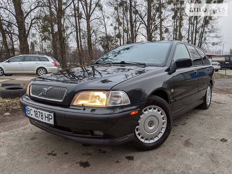 Універсал Volvo V40 1997 в Львові
