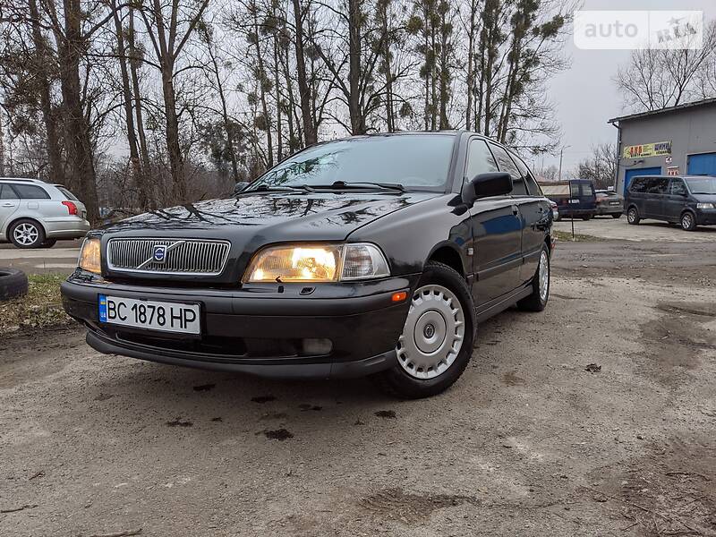 Універсал Volvo V40 1997 в Львові